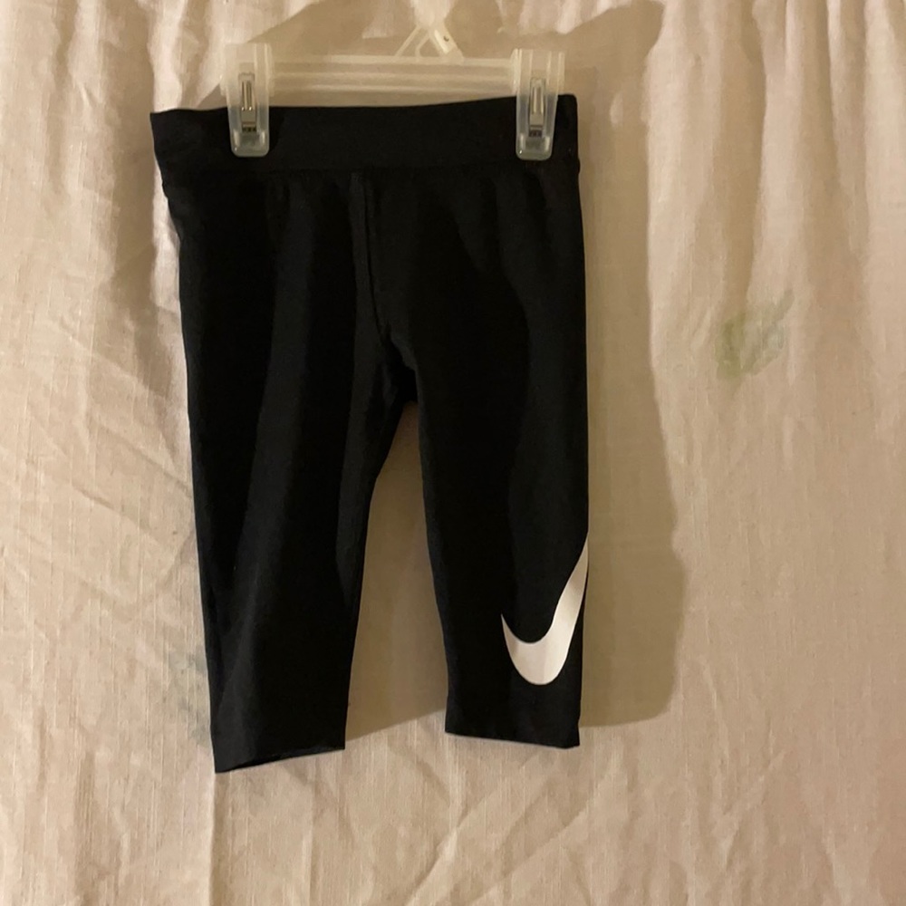 Nike girls cropped leggings. Size 3T.NWOT
